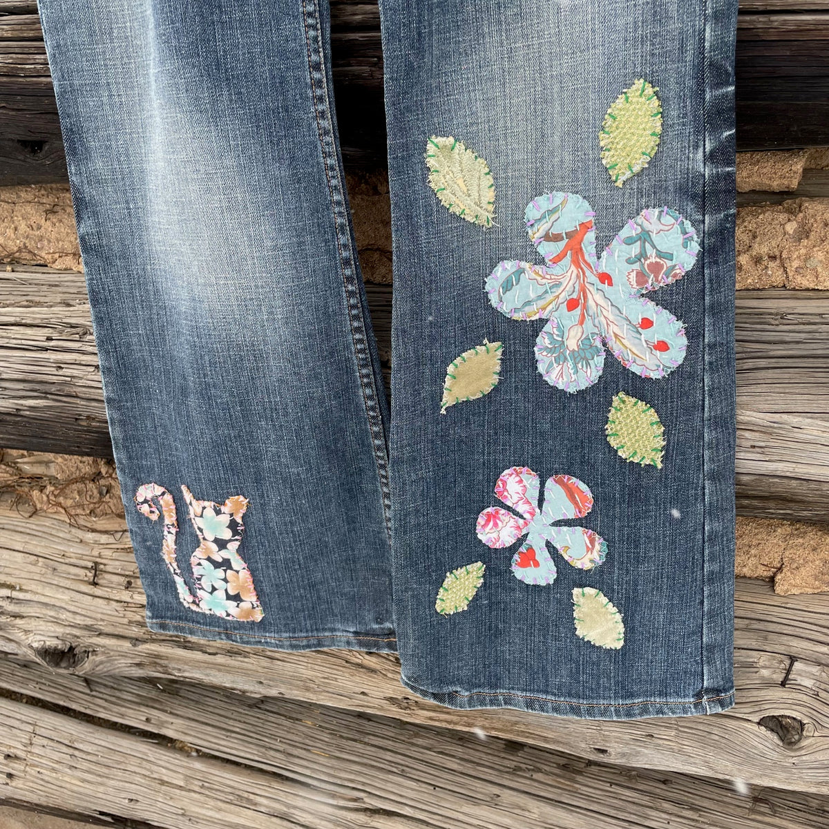Tessa Upcycled Womens Flower Cat Patch Jeans Size 4 – Tessa Clogs 