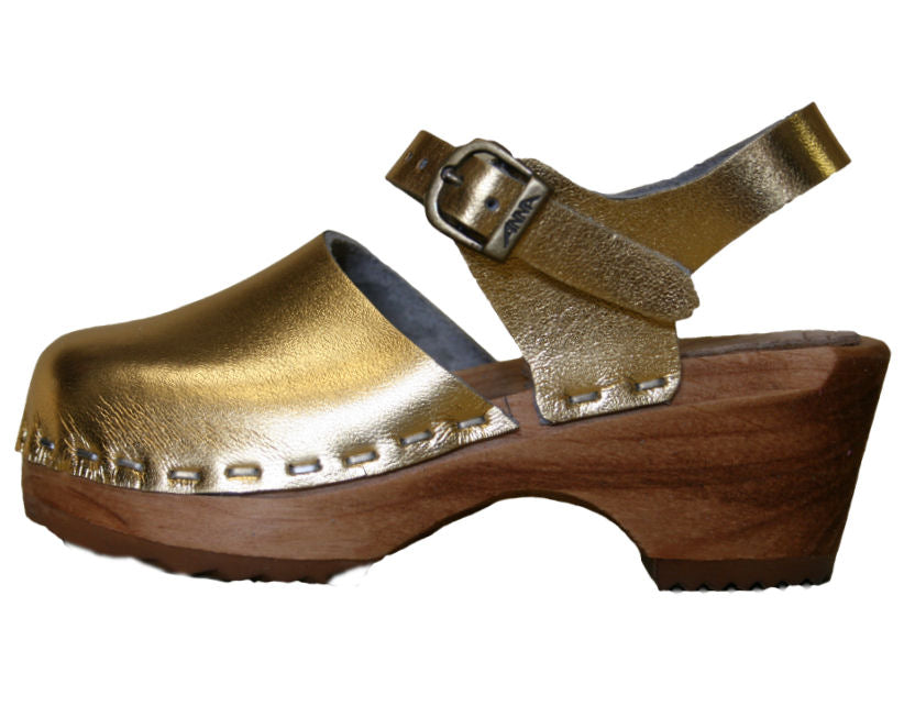 Fashion girls clogs