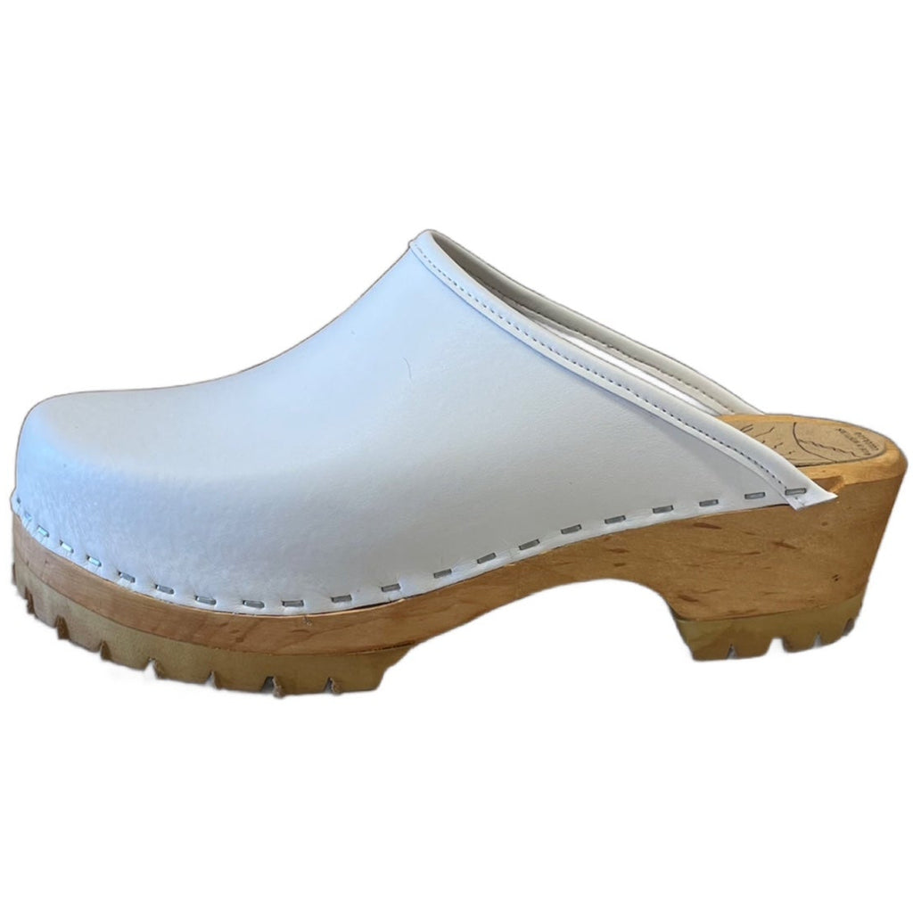 White Mountain Clogs
