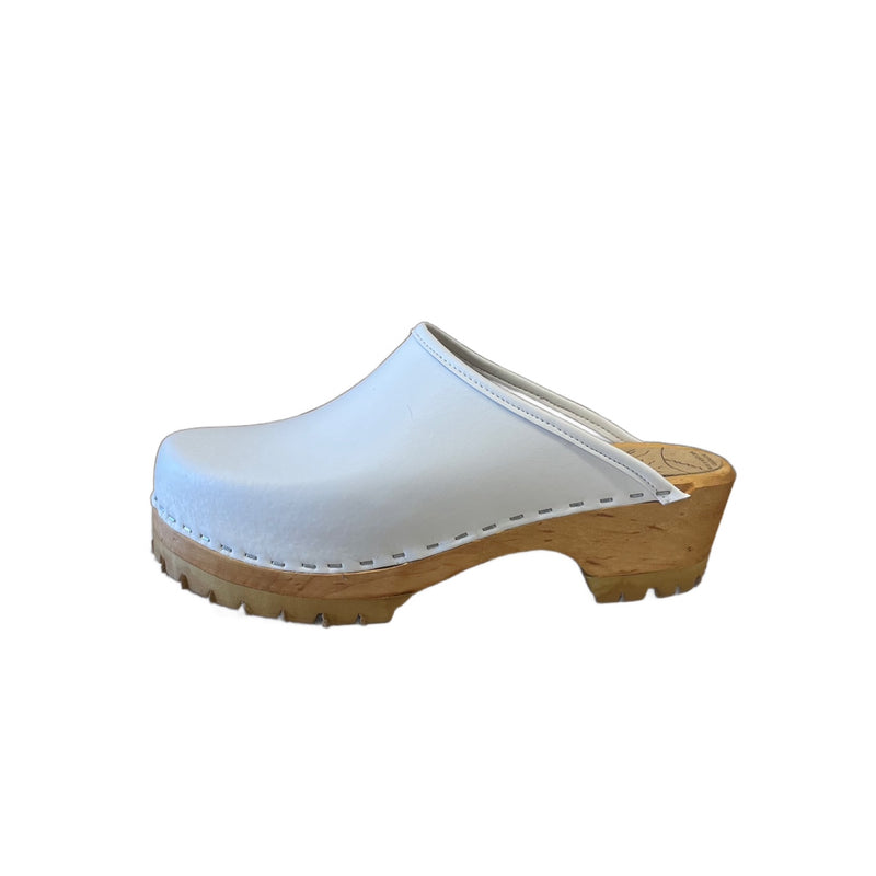 White Mountain Clogs