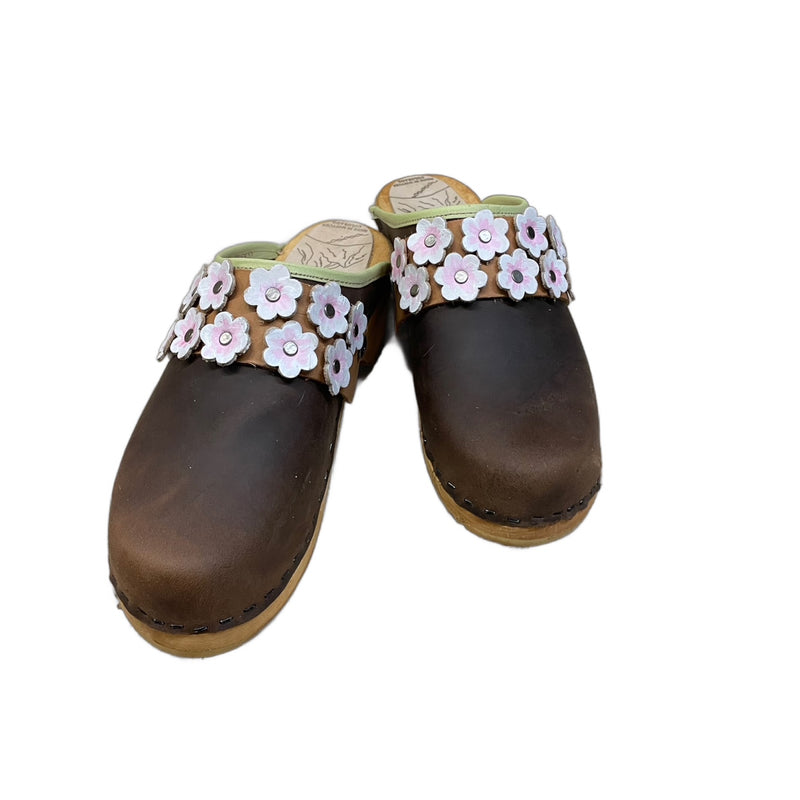 Traditional Heel Raisin with Pistachio Edgeband and Cherry Blossom Linnes Snap Strap