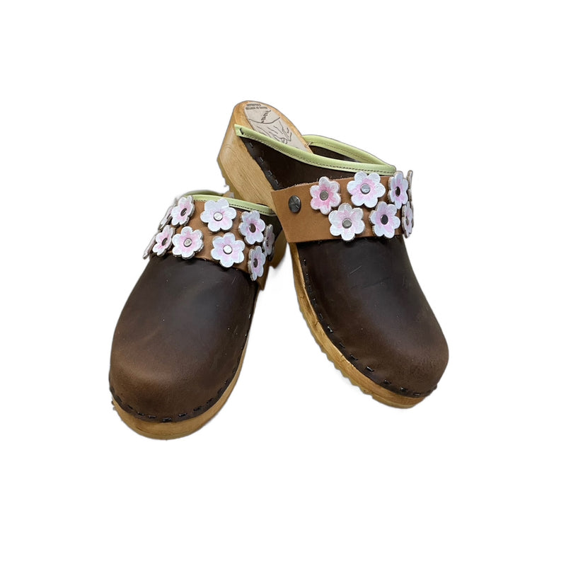 Traditional Heel Raisin with Pistachio Edgeband and Cherry Blossom Linnes Snap Strap