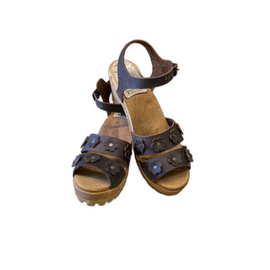 High Heel Mountain Emma Flower Sandal in Raisin