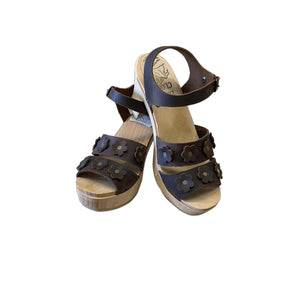 Ultimate High Emma Flower Sandal in Raisin