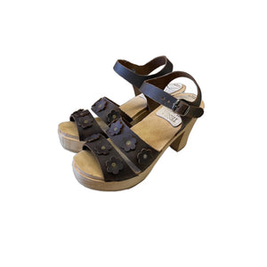 Ultimate High Emma Flower Sandal in Raisin