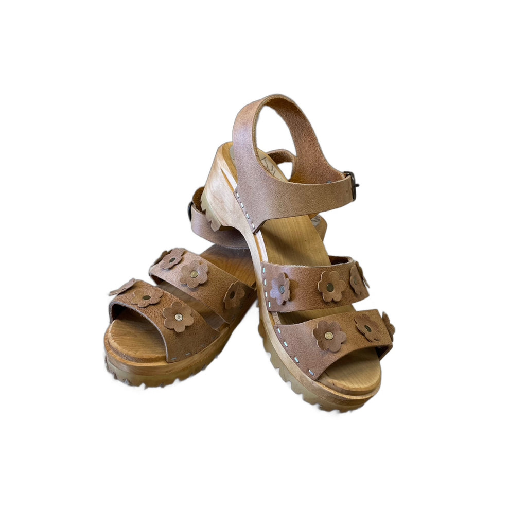 Mountain Sole Emma Flower Sandal in Macaroon