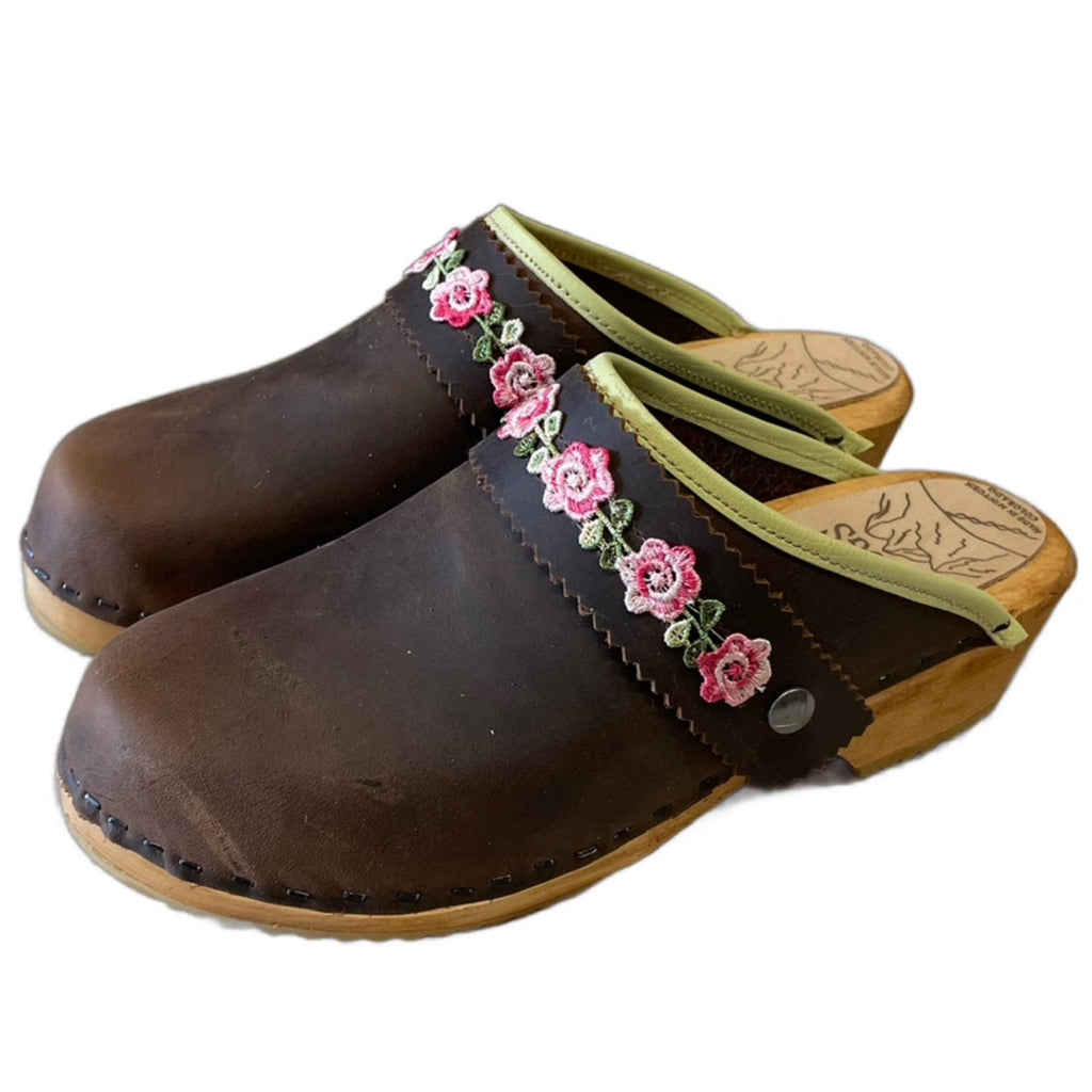 Traditional Heel Raisin with Pistachio Edgeband and Gretel Snap Strap