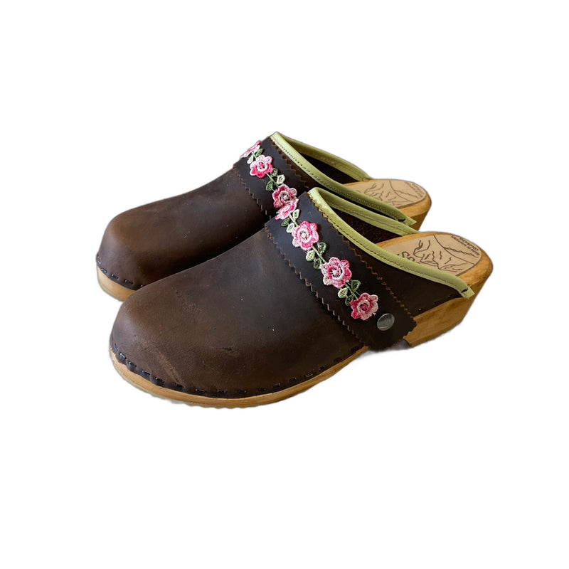 Traditional Heel Raisin with Pistachio Edgeband and Gretel Snap Strap