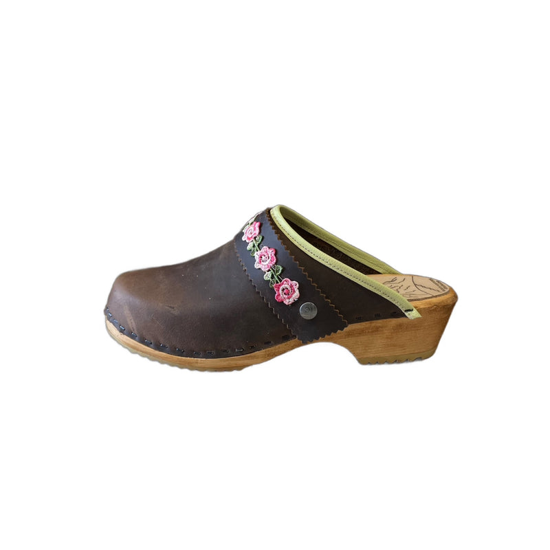 Traditional Heel Raisin with Pistachio Edgeband and Gretel Snap Strap
