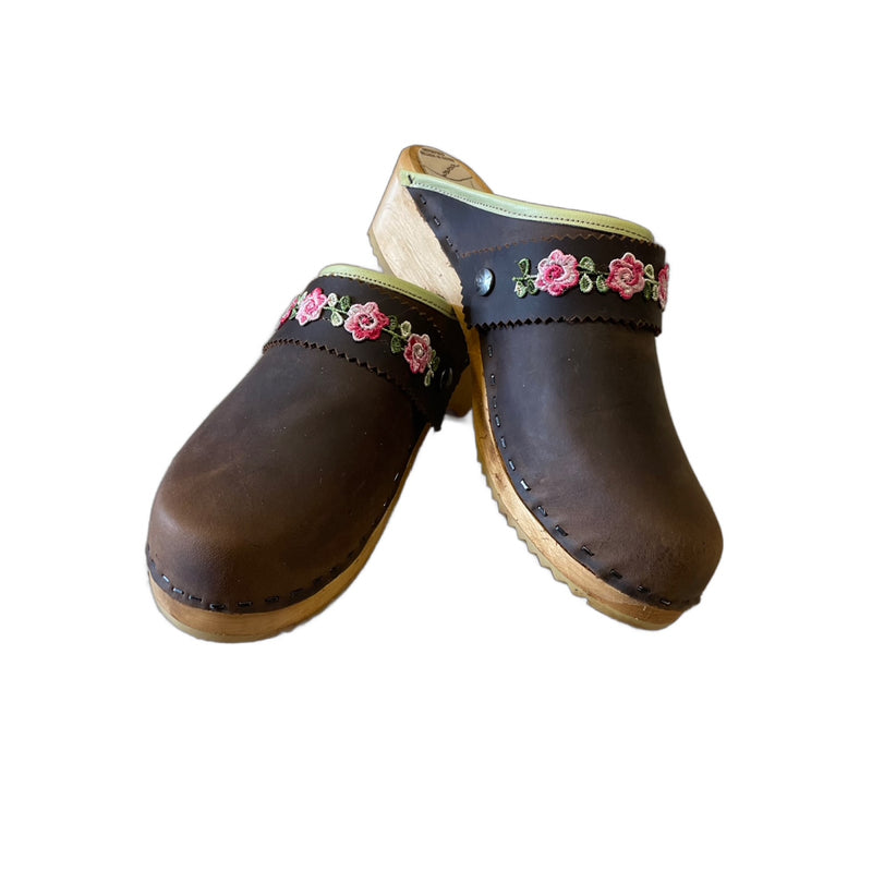 Traditional Heel Raisin with Pistachio Edgeband and Gretel Snap Strap