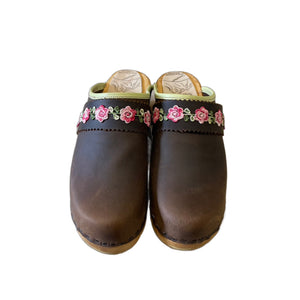 Traditional Heel Raisin with Pistachio Edgeband and Gretel Snap Strap