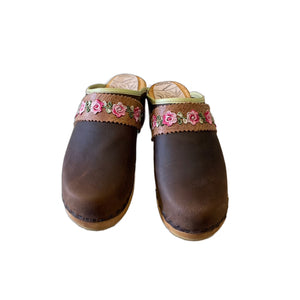 Traditional Heel Raisin with Pistachio Edgeband and Gretel Snap Strap