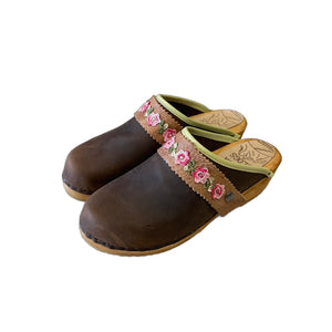 Traditional Heel Raisin with Pistachio Edgeband and Gretel Snap Strap