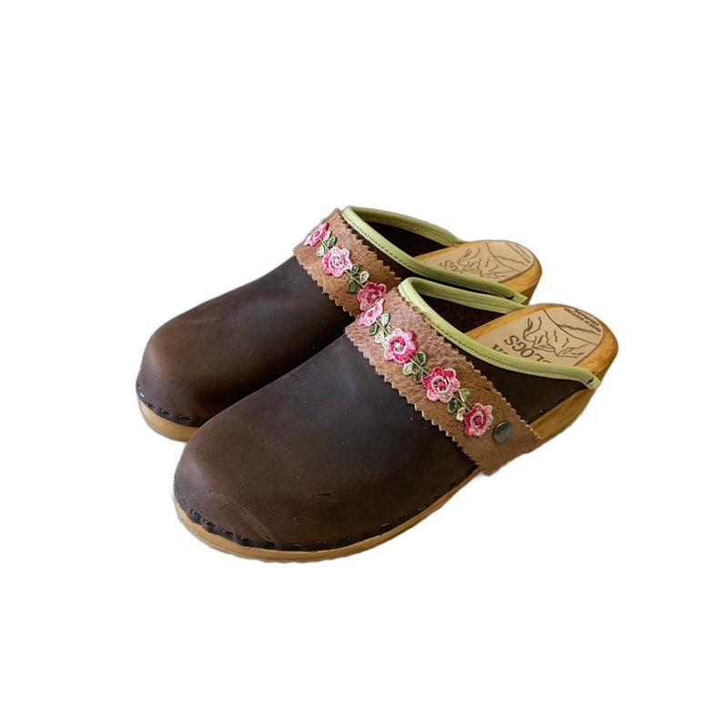 Traditional Heel Raisin with Pistachio Edgeband and Gretel Snap Strap