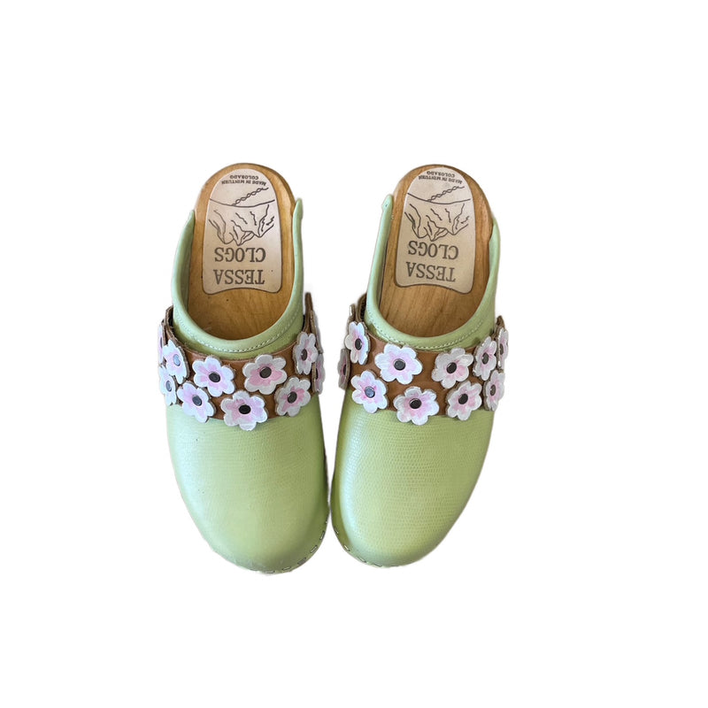 Traditional Heel Pistacho Lizard with Linnea Snap strap