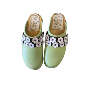 Traditional Heel Pistacho Lizard with Linnea Snap strap