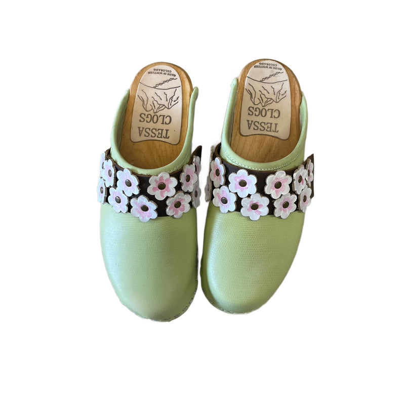 Traditional Heel Pistacho Lizard with Linnea Snap strap