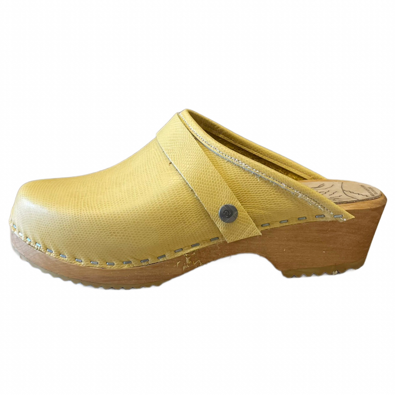Traditional Heel in your choice of Textured Lizard Featured Leather