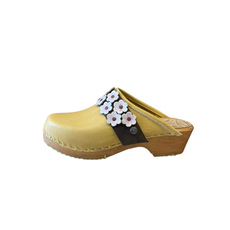 Traditional heel Banana Lizard with Linnea Snap strap