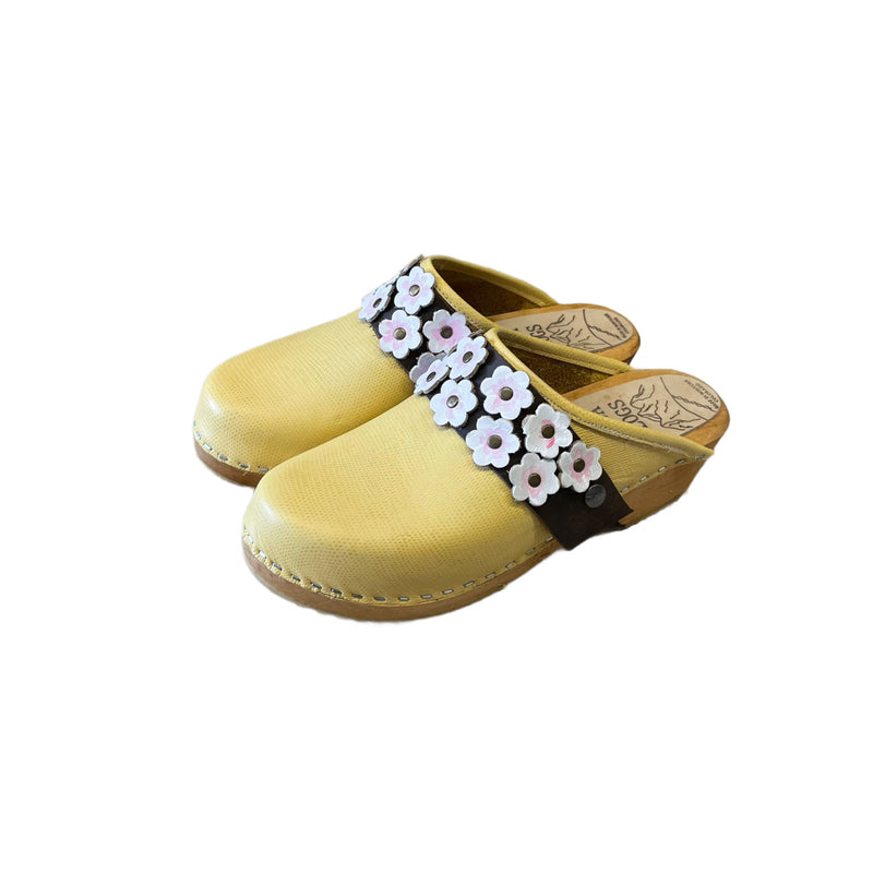 Traditional heel Banana Lizard with Linnea Snap strap