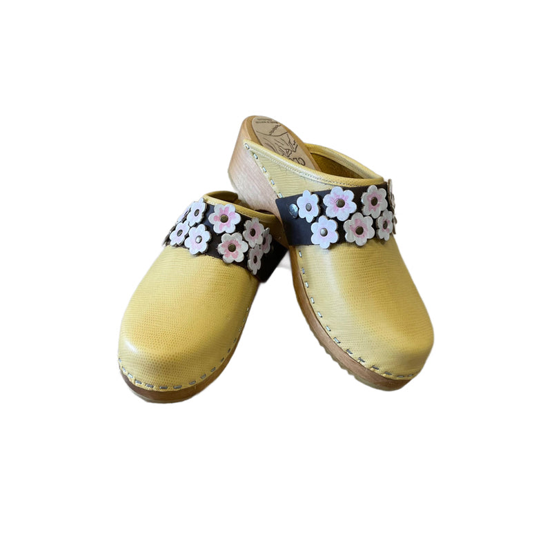 Traditional heel Banana Lizard with Linnea Snap strap