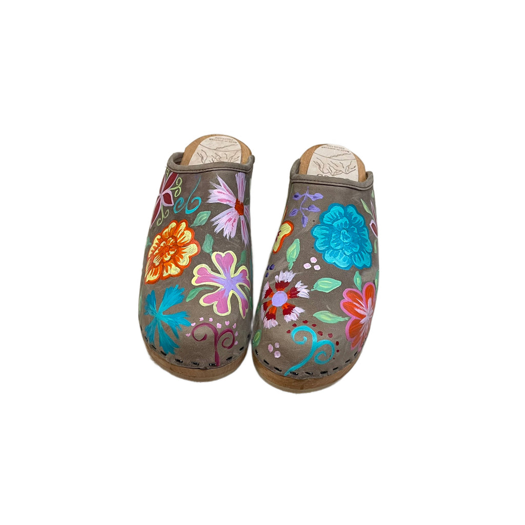 Traditional heel Tan Clogs hand painted with Blossom design