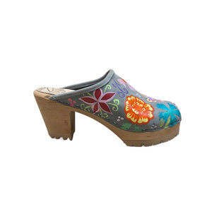 Light Gray High Heel Mountain Clogs with hand painted Blossom design