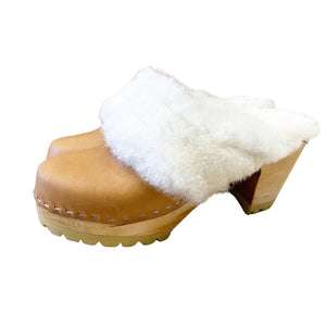 High Heel Mountain Yura Shearling Clog in Biscuit Leather and Cream Shearling