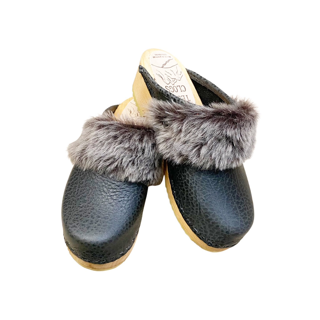 Black Bison Traditional Heel  with Silver Gray Shearling Snap Straps