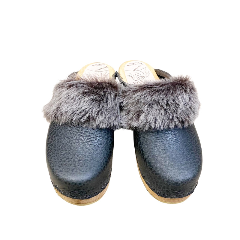 Black Bison Traditional Heel with Silver Gray Shearling Snap Straps
