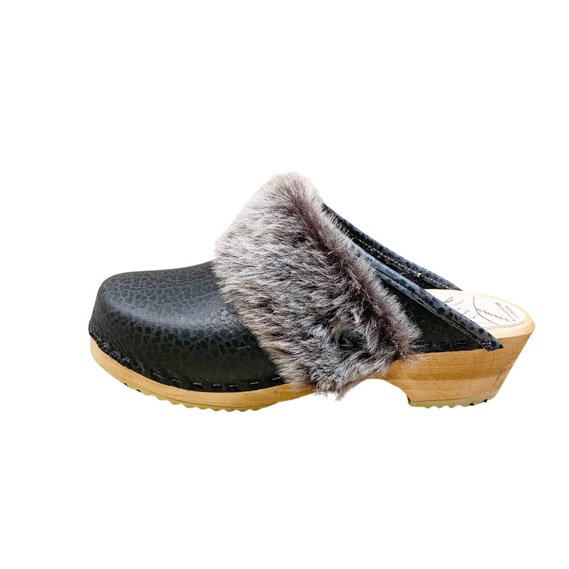 Black Bison Traditional Heel with Silver Gray Shearling Snap Straps