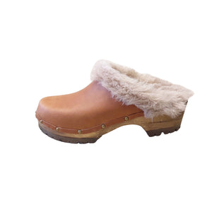 Mountain Sole Cinnamon with Taupe Shearling and Decorative Nails