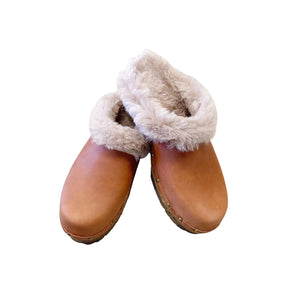 Mountain Sole Cinnamon with Taupe Shearling and Decorative Nails