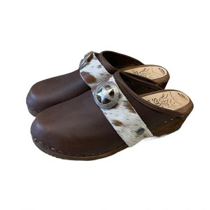 Chocolate Traditional Heel Cow print Snap strap Clog