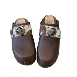 Chocolate Traditional Heel Cow print Snap strap Clog