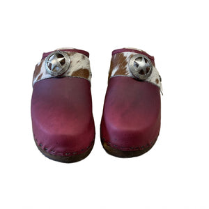 Black Cherry Traditional Heel Cow print Snap strap Clog