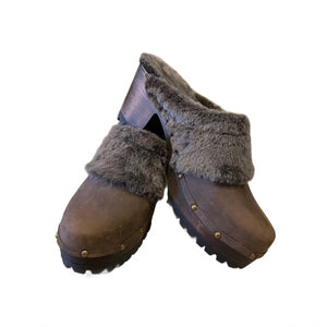 Chocolate Brown High Heel Mountain Yura Shearling clogs