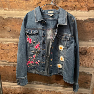 Denim jacket with floral embroidery 