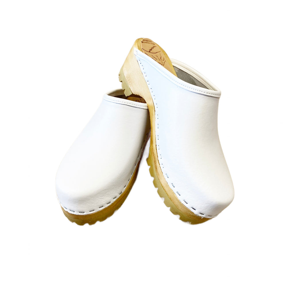 Plain White Mountain Clog