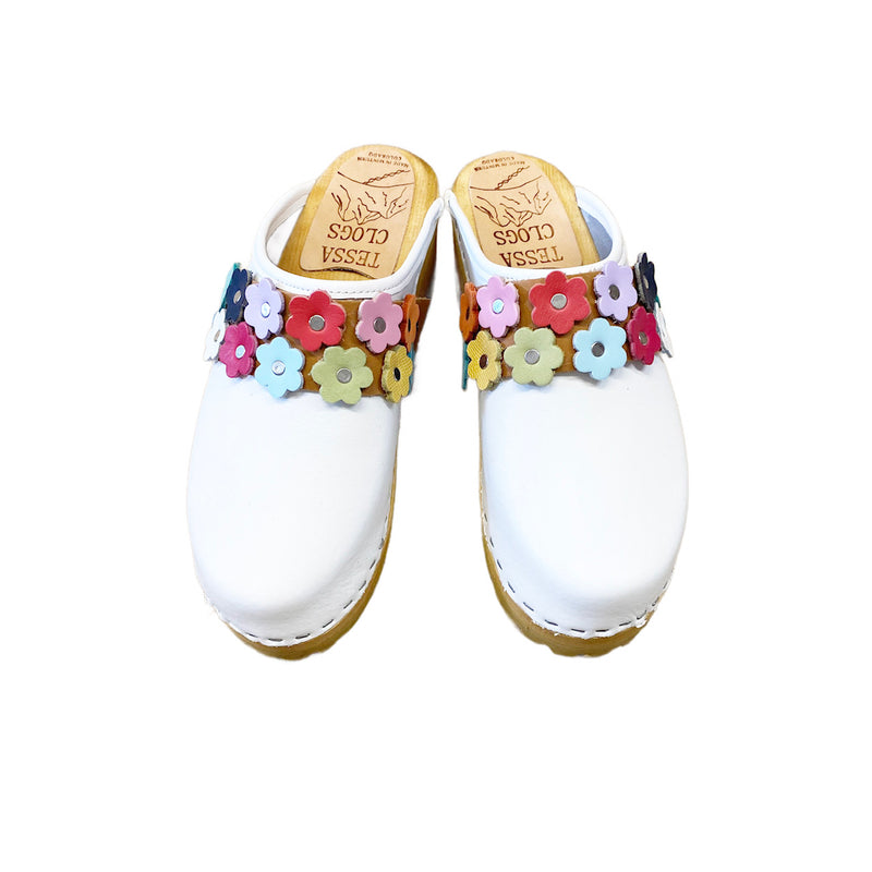 Mountain Sole White with Linnea Flower Snap Strap