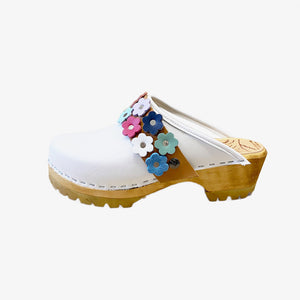 Mountain Sole White with Linnea Flower Snap Strap