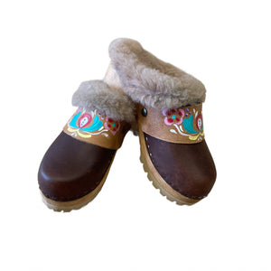 Brown Shearling Clogs with handpainted natural astrid strap