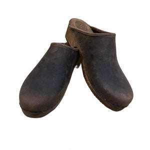 Rustic Brown Men's Clogs