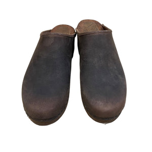 Rustic Brown Men's Clogs