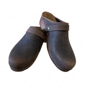 Rustic Brown Men's Clogs