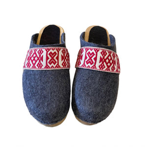 Antracite Vegan Wool  Clogs with Ribbon Snap Strap