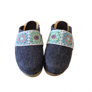Antracite Vegan Wool  Clogs with Ribbon Snap Strap