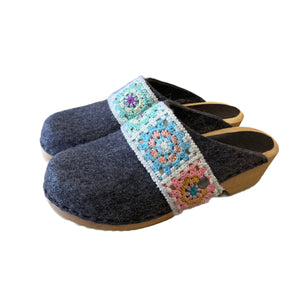 Antracite Vegan Wool  Clogs with Ribbon Snap Strap