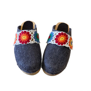 Antracite Vegan Wool  Clogs with Ribbon Snap Strap