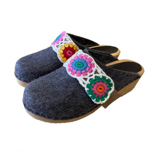 Antracite Vegan Wool  Clogs with Ribbon Snap Strap